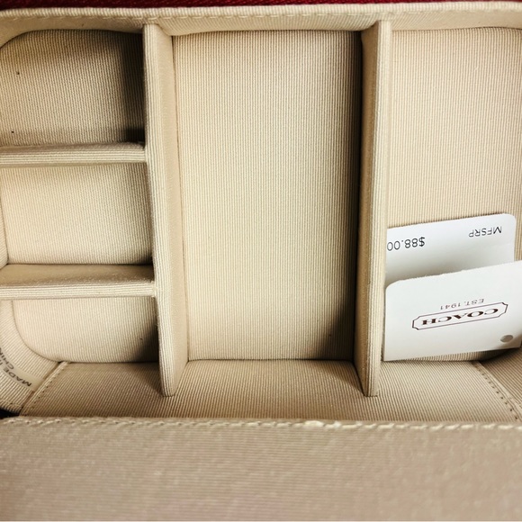 NWT! Red patent leather travel jewelry case - Picture 6 of 8